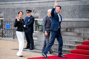 Dänemarks Prinz Joachim (r) und Prinzessin Marie bei ihrer Ankunft im Kopenhagener Rathaus., © Martin Sylvest/Ritzau Scanpix Foto/AP/dpa