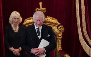 König Charles III. und Königsgemahlin Camilla., © Jonathan Brady/PA Wire/dpa