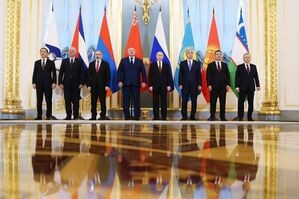 Die Vertreter der Eurasischen Wirtschaftsunion haben sich in Moskau getroffen. Putin sieht die Union als wirksames Mittel gegen Sanktionen., © Alexander Kazakov/Pool Sputnik Kremlin/AP/dpa