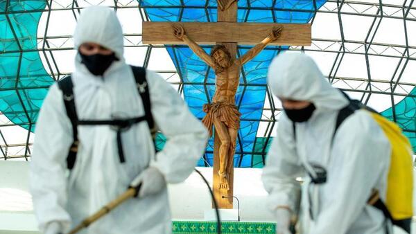 AstraZeneca stoppt Test von Corona-Impfstoff | RadioEINS