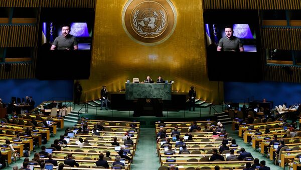 Bei der UN-Vollversammlung distanzieren sich immer mehr Länder von Moskau., © Jason Decrow/AP/dpa