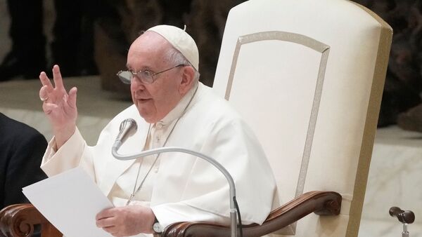 Papst Franziskus spricht im Vatikan., © Gregorio Borgia/AP/dpa/Archivbild