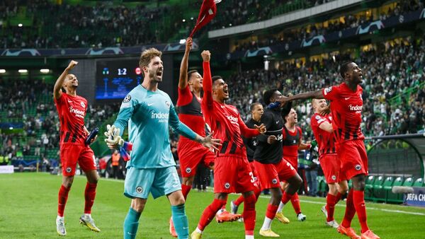 Auch Eintracht Frankfurt überwintert in der Champions League., © Arne Dedert/Deutsche Presse-Agentur GmbH/dpa