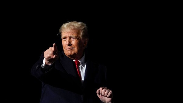 Donald Trump tritt bei einer Wahlkampfveranstaltung im US-Bundestaat Ohio auf., © Michael Conroy/AP/dpa