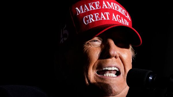 Donald Trump könnte erneut für das Amt des Präsidenten der Vereinigten Staaten kandidieren., © Charlie Neibergall/AP/dpa