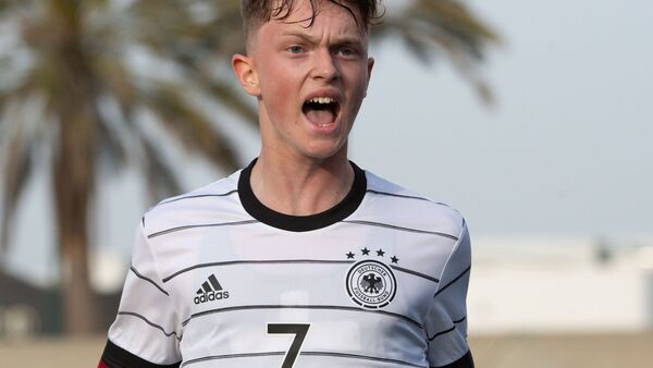Die deutsche Fußball-Nationalmannschaft möchte Paul Wanner auch zukünftig im DFB-Trikot spielen sehen., © Berney Ardov/dpa/Archivbild