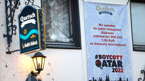 Das Rodenkirchener Brauhaus Quetsch in Köln boykottiert die Fußball-WM-Spiele in Katar., © Thomas Banneyer/dpa