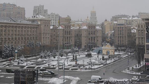 Vor neun Jahren protestierten Menschen in Kiew auf dem Maidan-Platz gegen die russlandfreundliche Regierung., © Andrew Kravchenko/AP/dpa